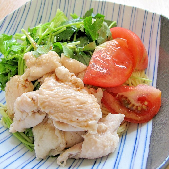 さっぱり✨鶏胸肉と三つ葉のレモン冷やし中華✨